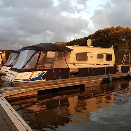 Idyllisches Reihenhaus Mit Wlan In Am Mueritzsee