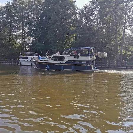 Idyllisches Reihenhaus Mit Wlan In Am Mueritzsee Dom wakacyjny *
