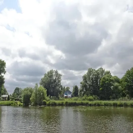 Idyllisches Reihenhaus Mit Wlan In Am Mueritzsee Dom wakacyjny *