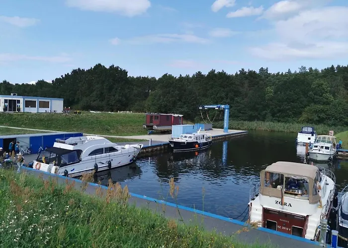 Feriehus Reihenhaus Mit Wlan In Am Mueritzsee *